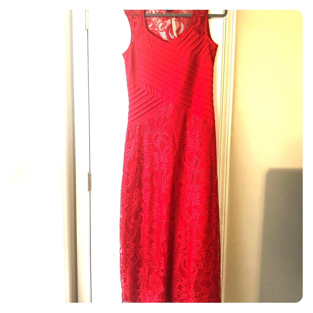 Red Floor Length Sleeveless Gown